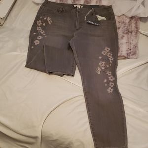 Artisan NY Jeans with small flower details